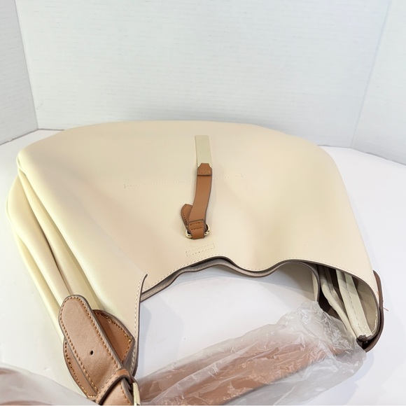 🆕 ✨ LouLu Luxe Creamy Pebble Shoulder Tote – Sleek & Sophisticated Carryall ✨ - Picture 9 of 16